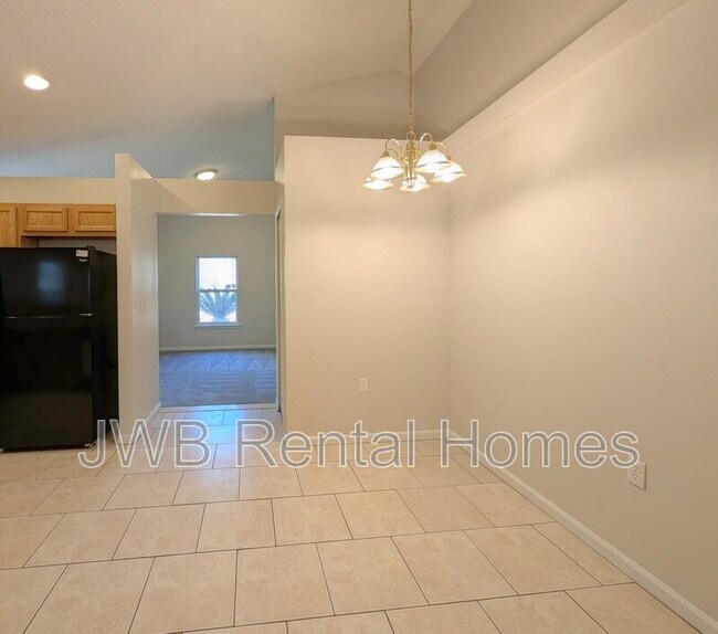 Photo - 8542 Maple St