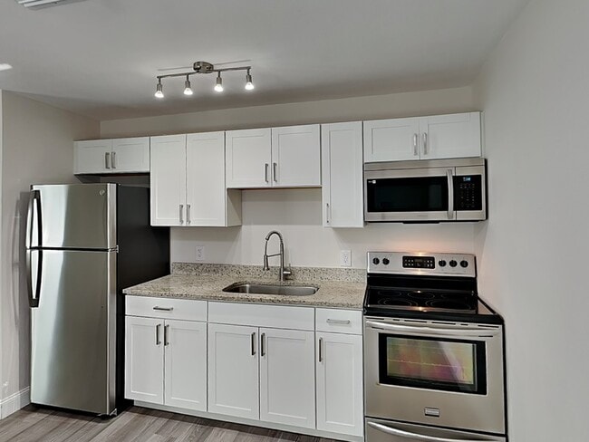 Photo - 536 Charles Ct