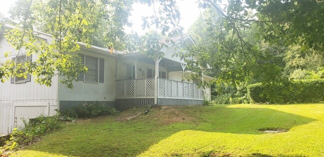 Photo - 468 Center Rd