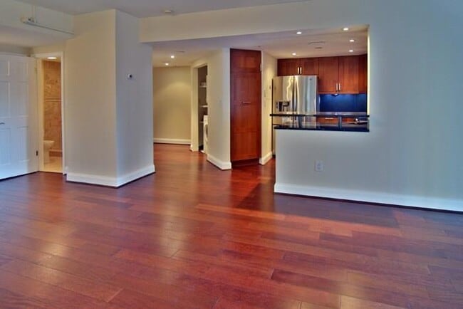 Building Photo - 199 14th St NE Unit 1408 Rental