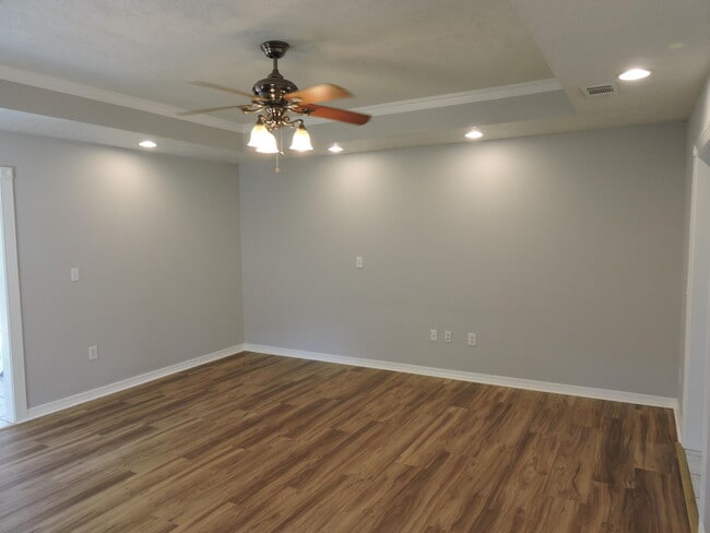 211 Westview Dr