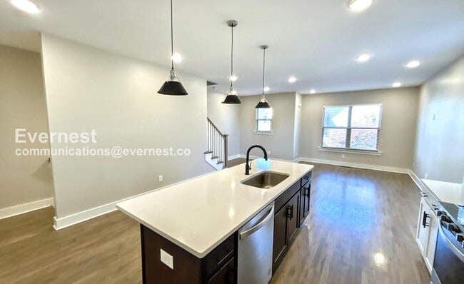 Photo - 208 Thompson Park Dr