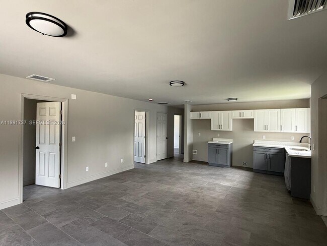 Photo - 2810 NW 9th Ct