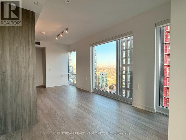 Photo - 88 Queen St E Unit 2203