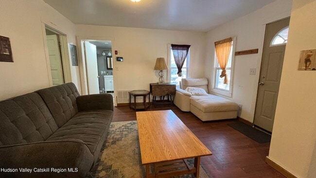 Photo - 879 Samsonville Rd