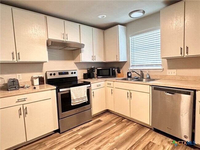 Photo - 511 McKie St