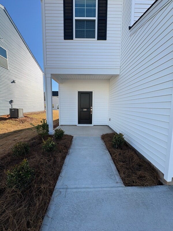 Photo - 209 Braxton Dr