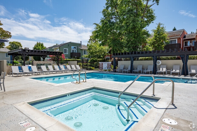 Photo - Crossbrook Apartments