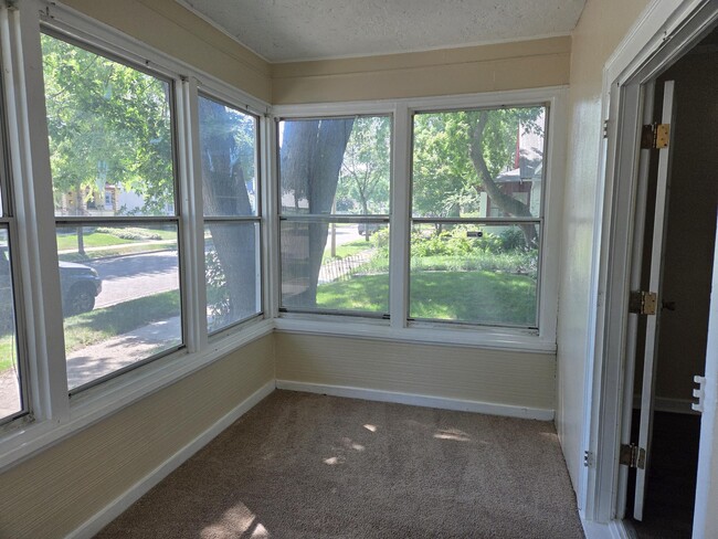 Photo - 1347 N Thomas Ave