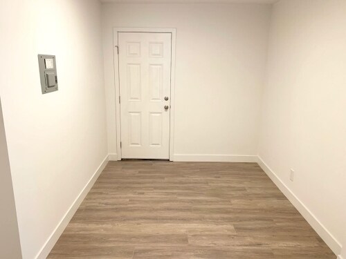 923 W 41st Drive - 923 W 41st Drive Apartments Unit 1x1A