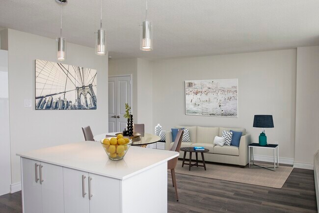 Photo - 200 Balliol St