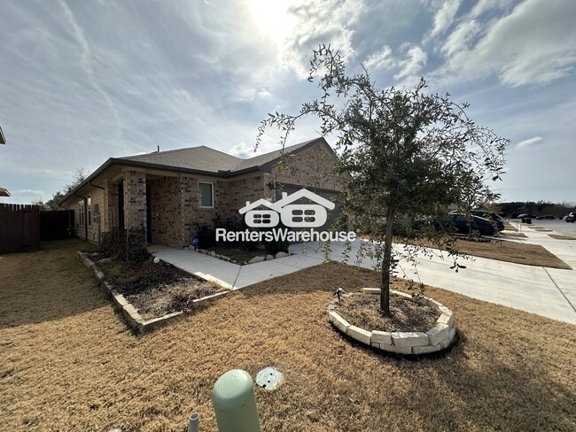 Photo - 513 Longmount Cv