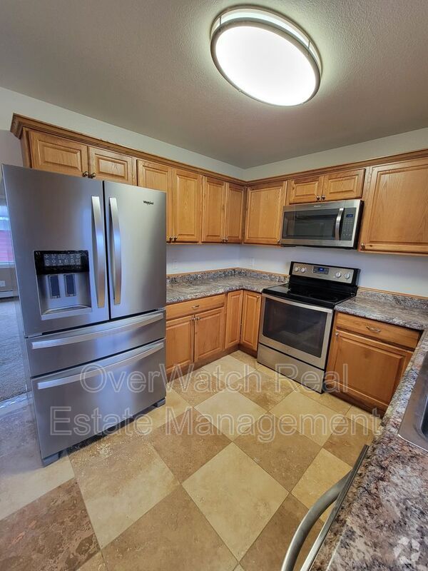 Building Photo - 825 N Park St Rental