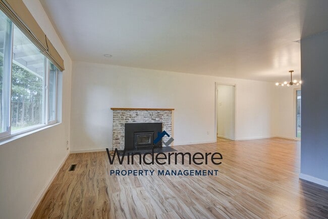 Photo - 3 Bedroom 2 bath single level home