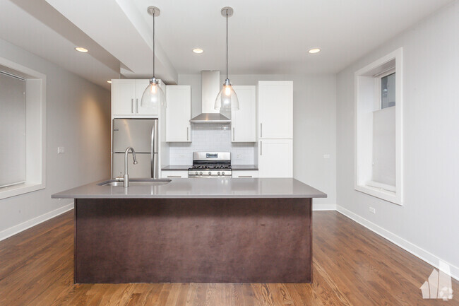 Building Photo - 2014 N Wolcott Ave Unit 1 Rental