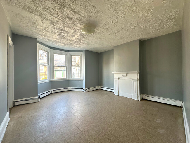 Building Photo - 61 Hasbrouck St Unit 2