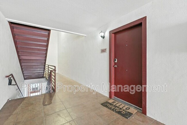 Photo - 1005 E 8th St