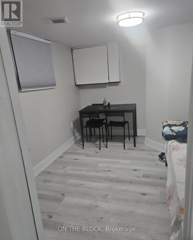 Photo - 103 Fitzgibbon Ave