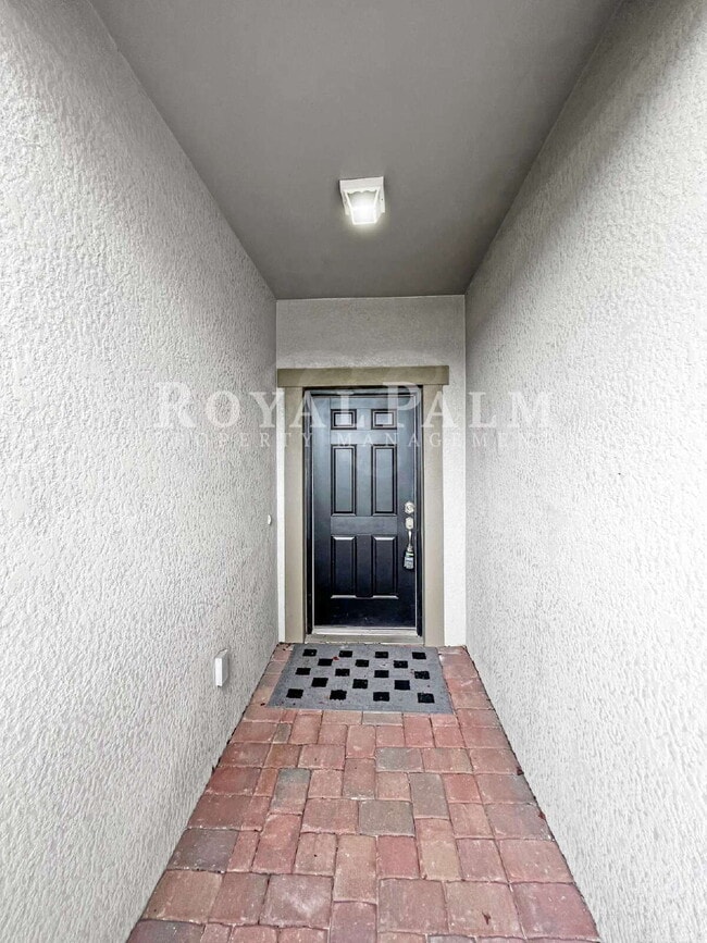 Photo - 1320 Trafalgar Pkwy