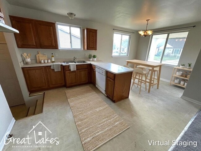 Photo - Lovely 3 Bedroom 1 Bathroom now available for rent!