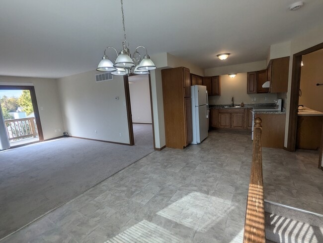 Photo - 3351 S 113th St