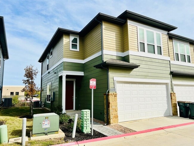 Photo - 1015 Vista View Dr Unit 902