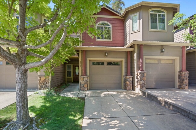 Photo - 190 Rivers Edge Dr