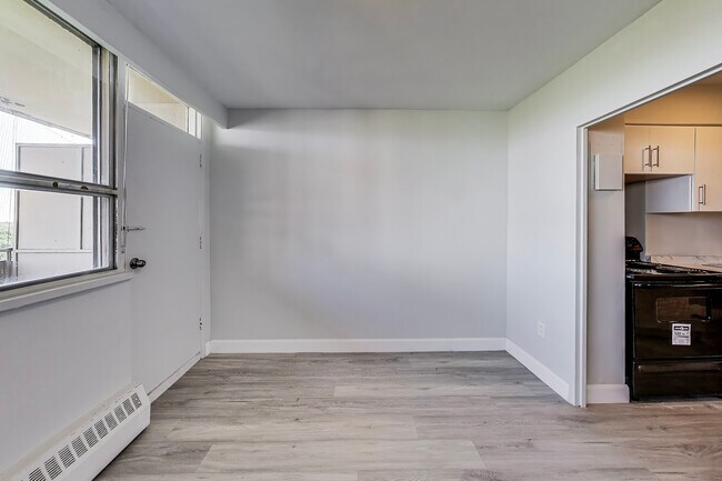 Photo - Centennial Tower Unit 1404