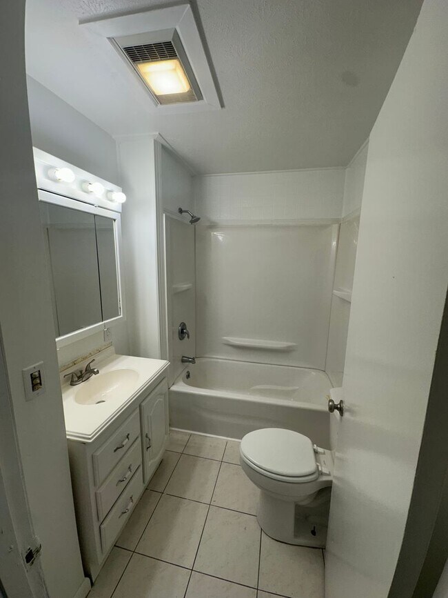 Photo - 2201 Belmont Rd Unidad Apt. B