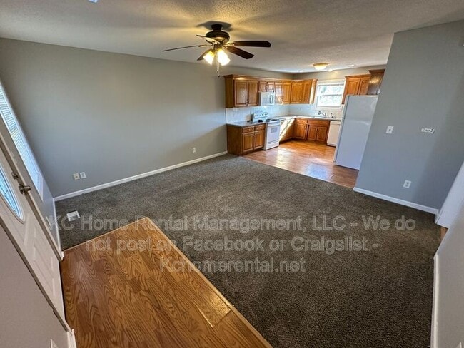 Photo - 817 NE Independence Ct