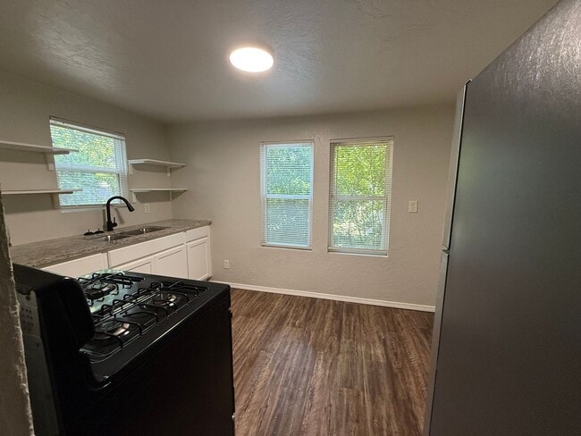 Photo - 1612 N Villa Ave Unidad A