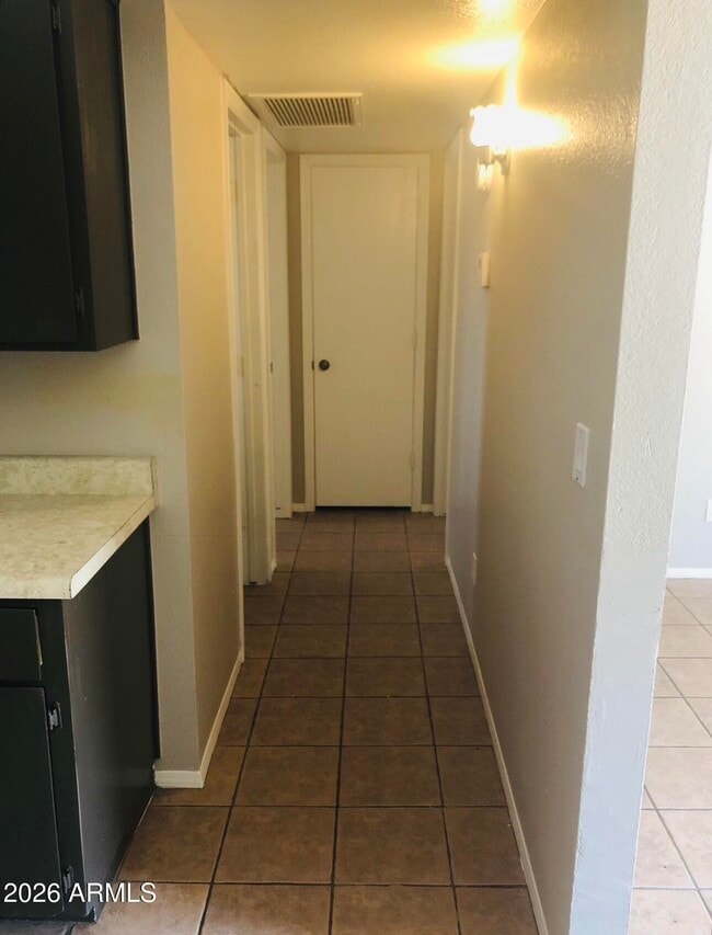 Photo - 461 E 9th Ave