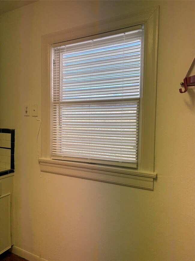 Photo - 2011 33rd St