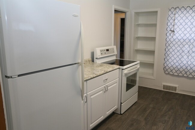 Photo - 1905 S Western Ave