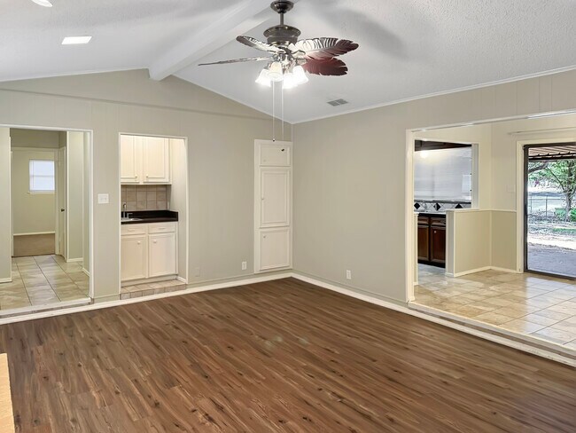 Photo - 1524 Timber Creek Dr