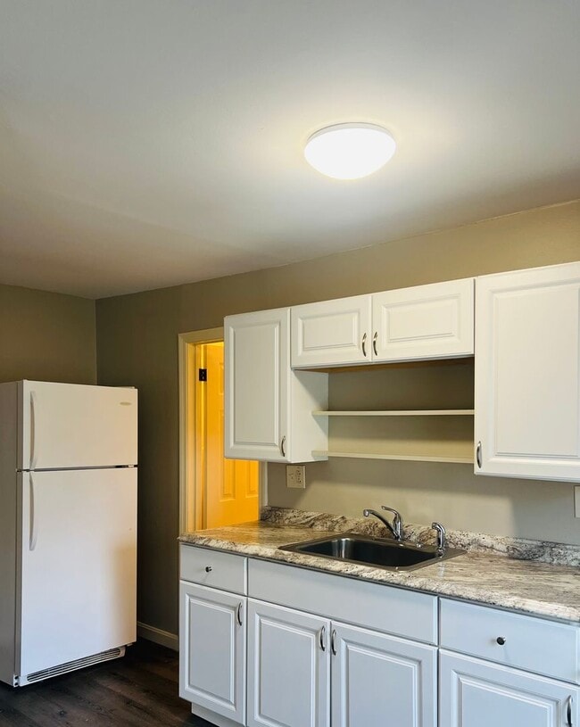 Photo - 169-171 Bank Unit 171 1/2