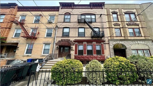 Building Photo - 2402 Palisade Ave Unit APT 2