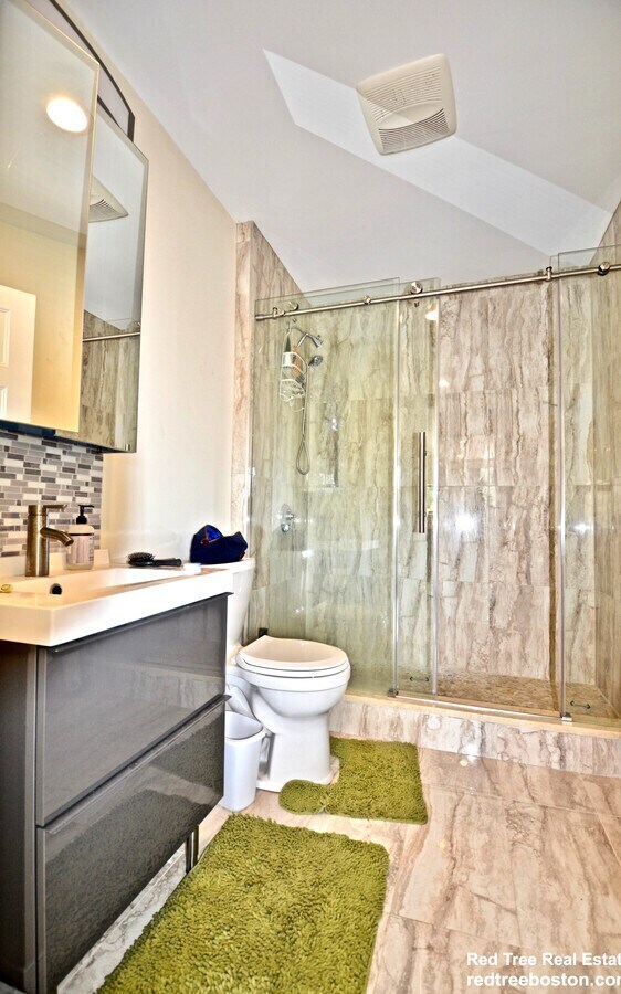 1616 Beacon St Unit 3