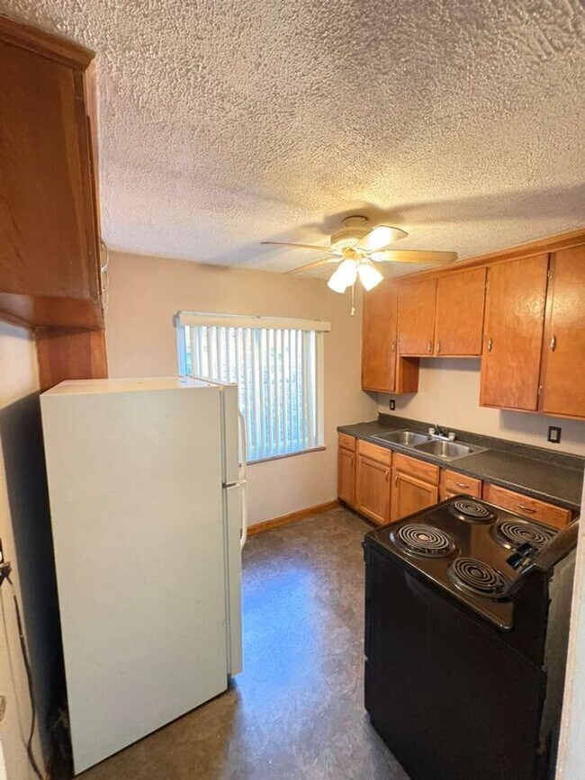 Photo - 18015 Harvard Ave Unit 1