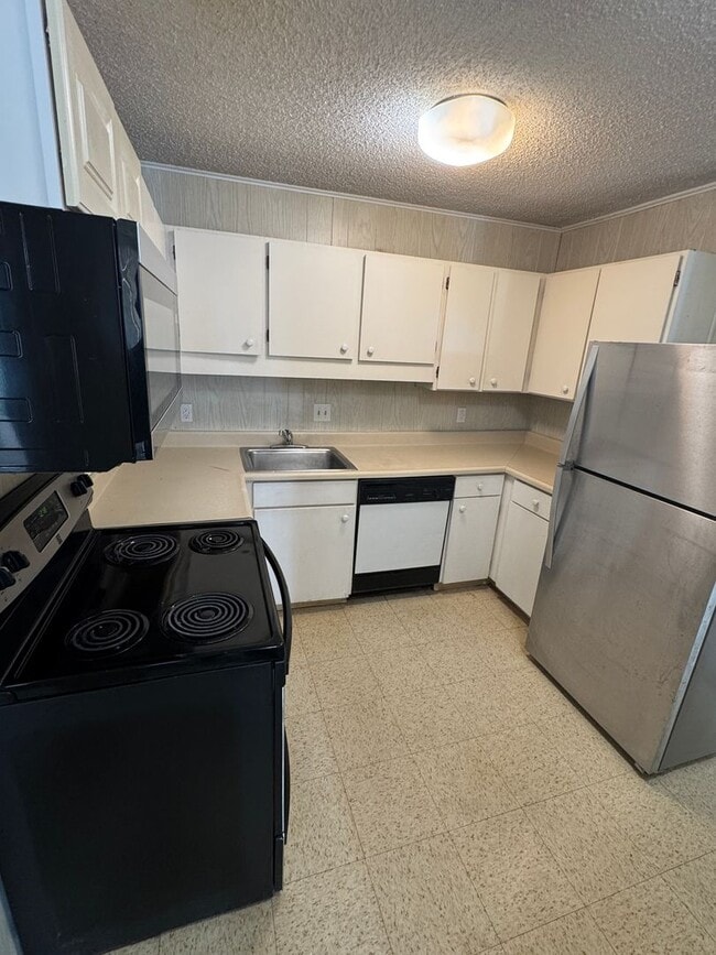 Photo - 1600 Wilikina Dr Unit B606