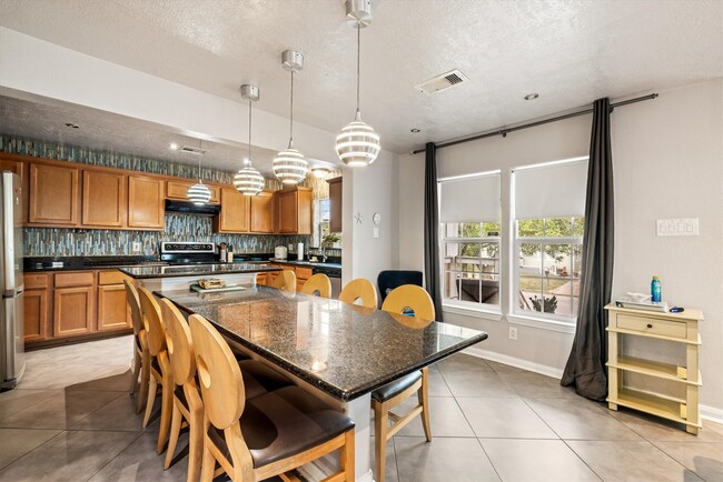 Photo - 5219 Avenue Q