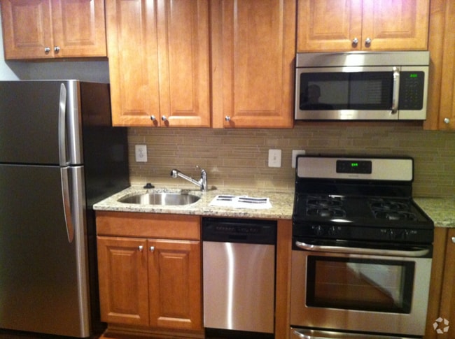 Building Photo - 1629 L St NE Rental