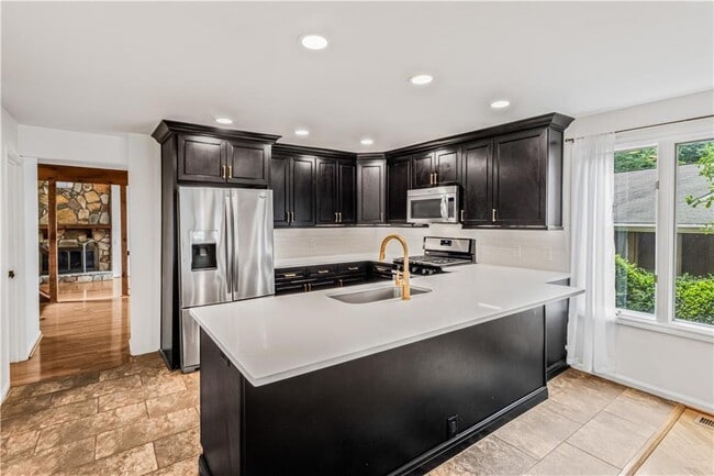 Photo - 1016 Muirfield Dr NE