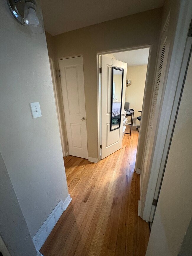 Photo - Updated 2BD Duplex | Edgewater Location