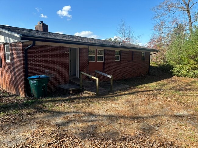 Photo - 820 Mills Gap Rd