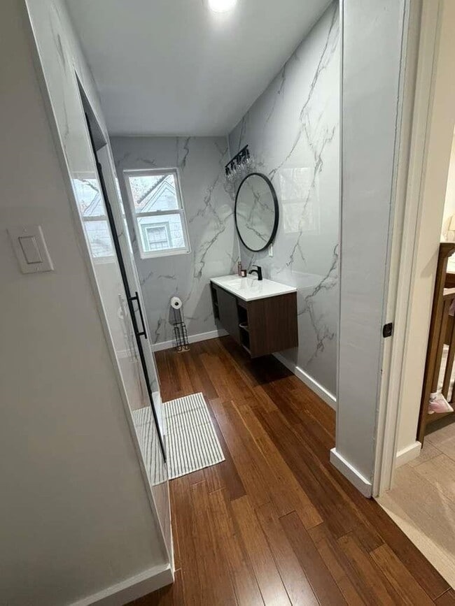 Photo - 996 Palisade Ave