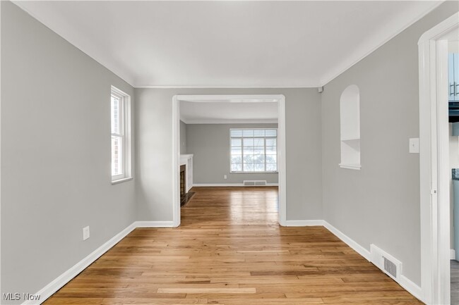 Photo - 17416 Throckley Ave