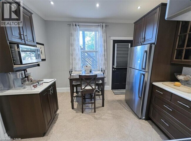 Photo - 691 Wilson St