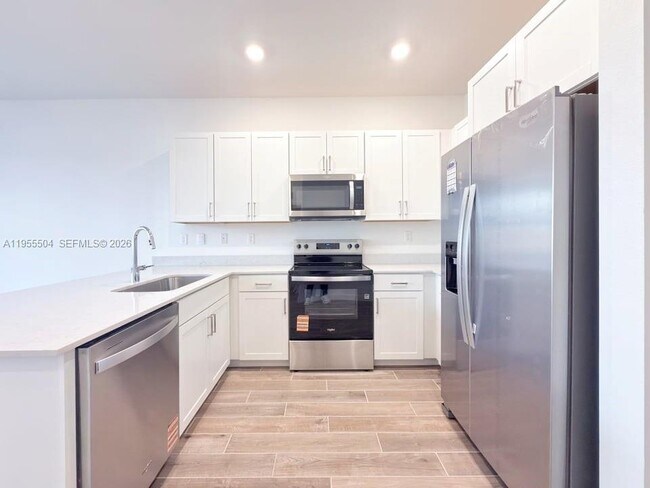 Photo - 184 NE 13th St