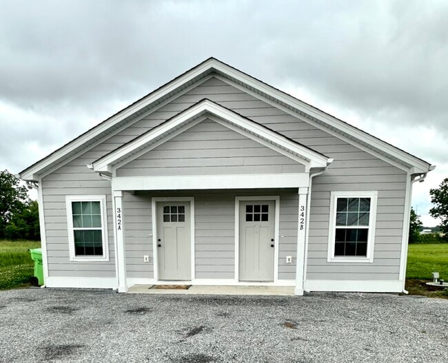 Building Photo - 336 Woods Rd